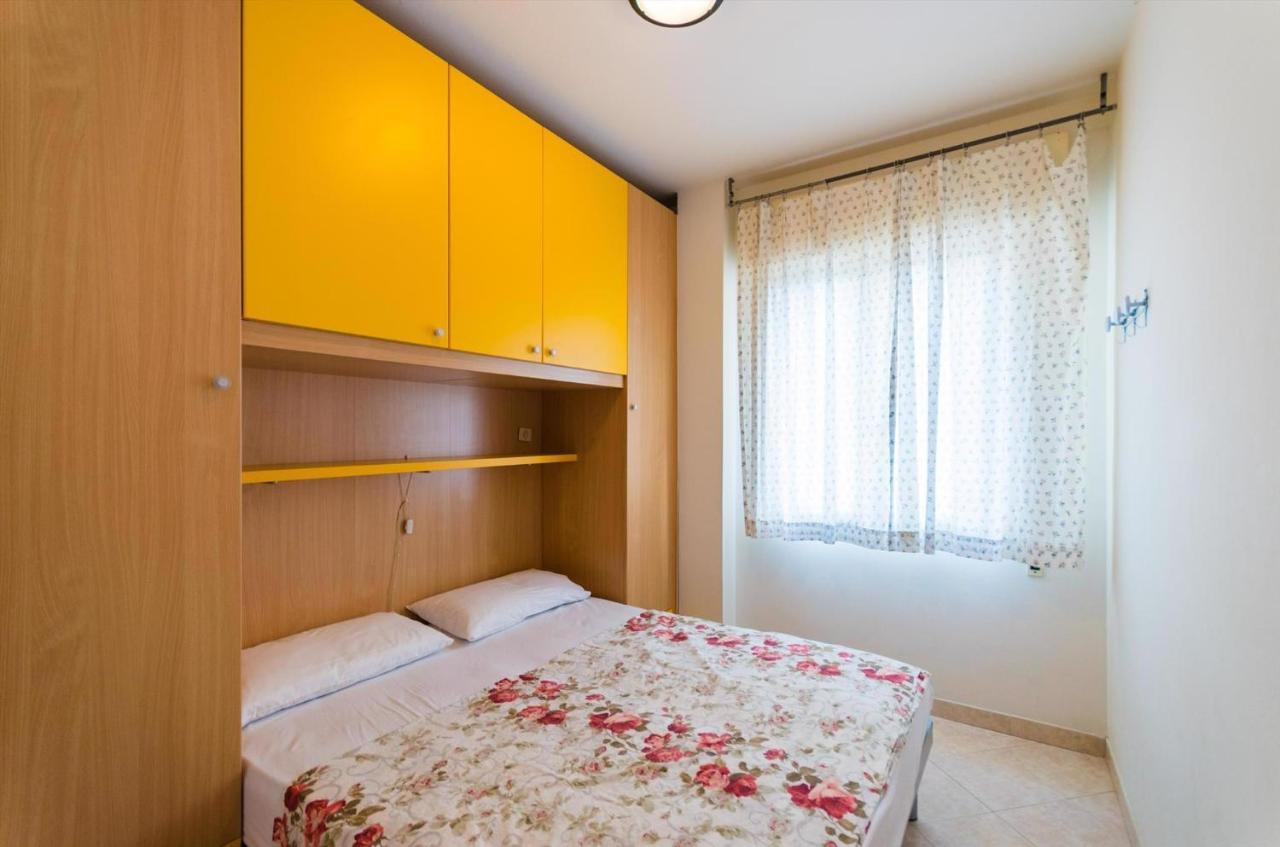 Apartment In Bibione 24558 Buitenkant foto